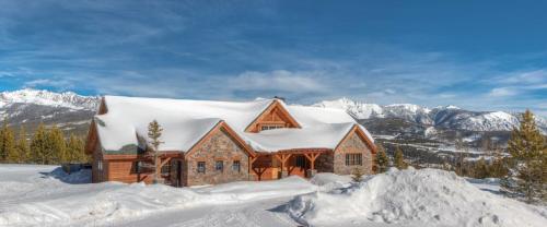 ML Robins Nest in Big Sky, USA