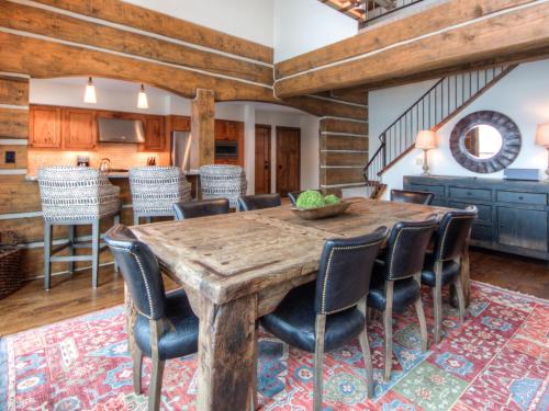 Powder Ridge Cabin Manitou 5 in Big Sky, USA