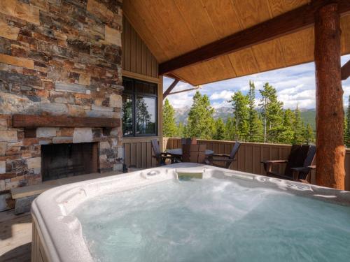 Cowboy Heaven Luxury Suite 3C in Big Sky, USA