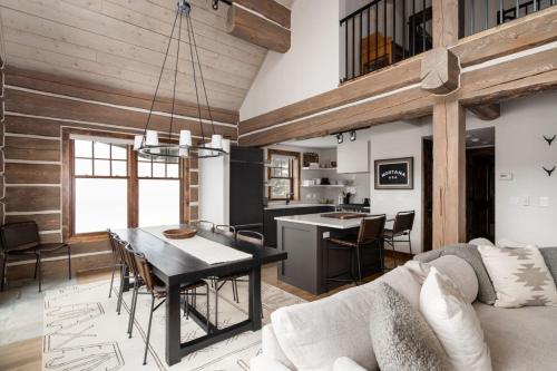 Powder Ridge Cabin Manitou 19 in Big Sky, USA