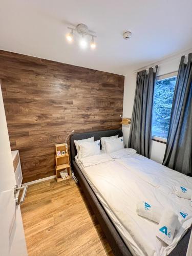 One-Bedroom Apartment image 10
