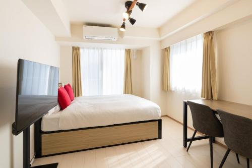 1 double bed, 1 futon bed