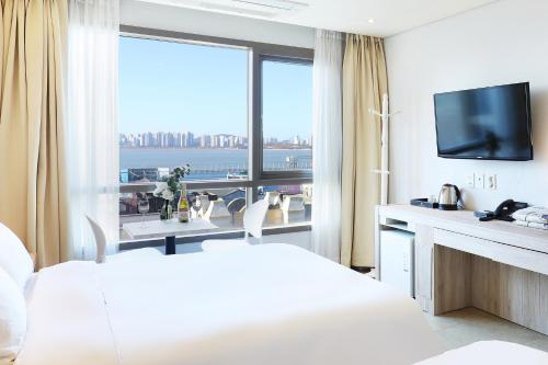 Hotel The Sea Star Room Type - Superior Twin Room with Sea View
