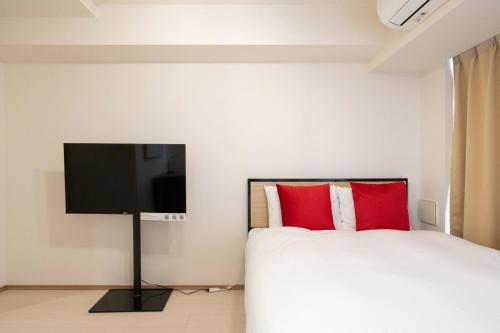 1 double bed, 1 futon bed