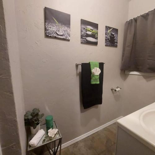Cheerful 3 bedroom house. Great location in Colorado Springs, USA