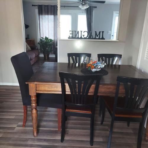 Cheerful 3 bedroom house. Great location in Colorado Springs, USA