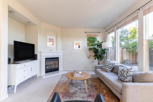 Newark 4br w backyard patio ac garage SFO-1586 in Newark, USA
