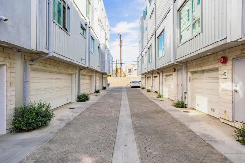 บริการและสิ่งอำนวยความสะดวก, Hollywood 3br nr coffee movies hiking LAX-1155 near สุสานฮอลลีวูด