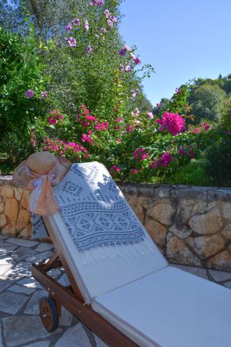 Solari Hill Maisonette two private parking