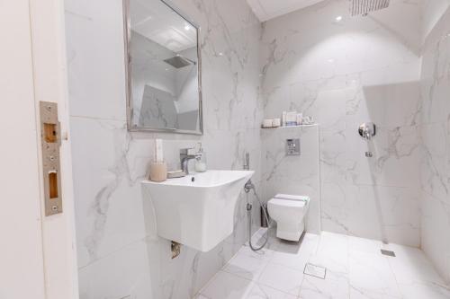 Two-Bedroom Superior Apartment image 10