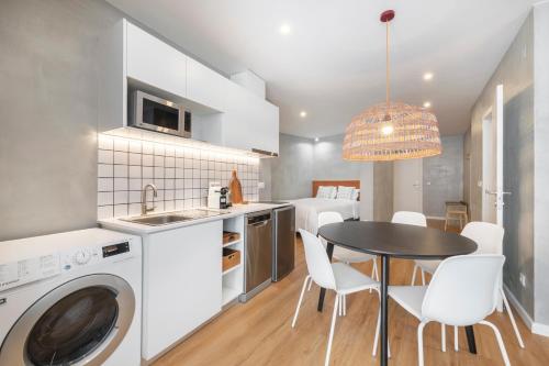 Lisbon Oriente Apartments by Olala Homes 5