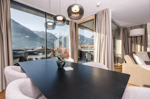 Modern Apartment with Panoramic View in Neukirchen am Großvenediger, Österreich
