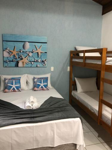 1 double bed, 2 twin beds