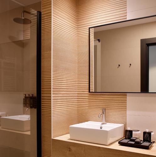 Double or Twin Room with View image 2