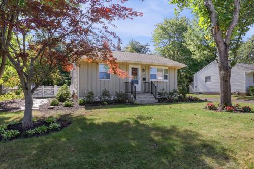 A+ loc, 1/2mi 2 Aqua Turf, cozy & classy, sleeps 6 in Southington, USA