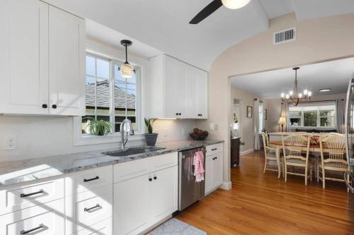 A+ loc, 1/2mi 2 Aqua Turf, cozy & classy, sleeps 6 in Southington, USA