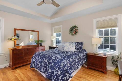 A+ loc, 1/2mi 2 Aqua Turf, cozy & classy, sleeps 6 in Southington, USA