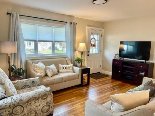 A+ loc, 1/2mi 2 Aqua Turf, cozy & classy, sleeps 6 in Southington, USA