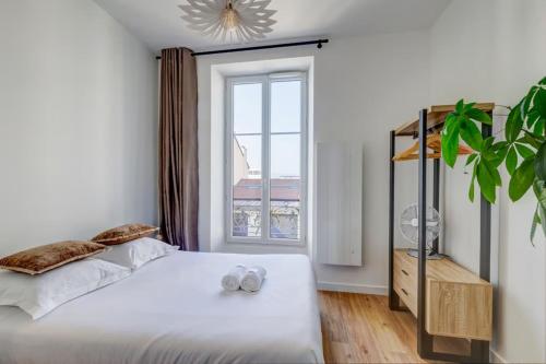 One-Bedroom Apartment image 10