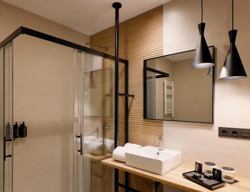 Double or Twin Room with View image 5