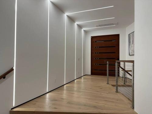 Berkeley Hills Retreat 6 BR/ 6 BA Berkeley Hills Retreat 6 BR/ 6 BA