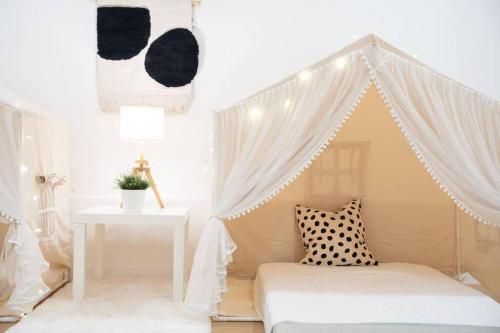 Berkeley Hills Retreat 6 BR/ 6 BA Berkeley Hills Retreat 6 BR/ 6 BA