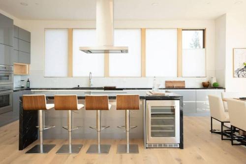 Berkeley Hills Retreat 6 BR/ 6 BA Berkeley Hills Retreat 6 BR/ 6 BA