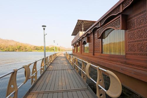 Ekta Houseboat Statue Of Unity Kevadia