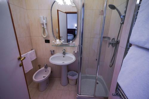 Hotel Carlton Capri - image 3