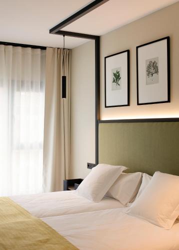 Twin Room with View image 1