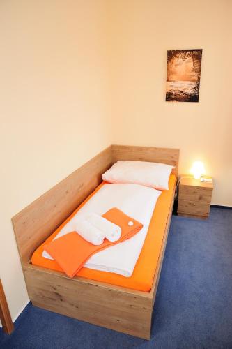 3 twin beds, 1 sofa bed