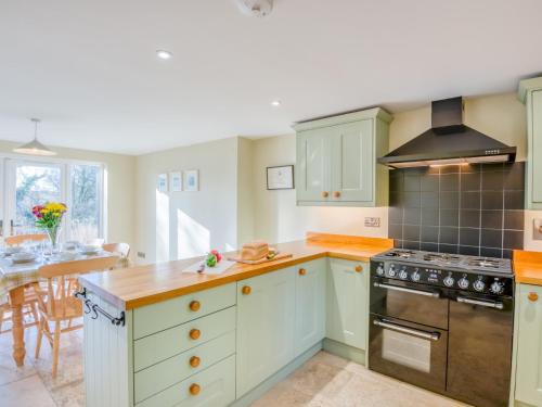 Facilities, 3 Bed in Wareham 76648 in East Stoke