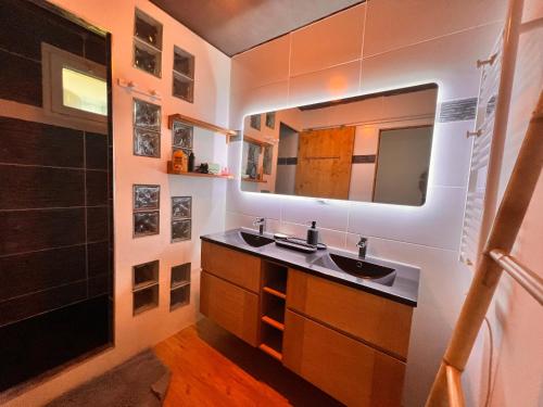 appartement, 3 chambres, vue panoramique, parking, accès ville (appartement, 3 chambres, vue panoramique, parking, acces ville) in Brignoles