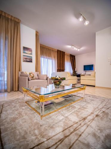 Yianni's Home-Comfort Apartment in Volos