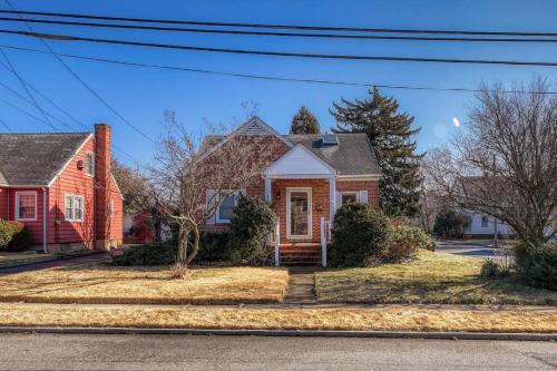 Family Home near NY Beach - Private Workspace in Glen Head, USA