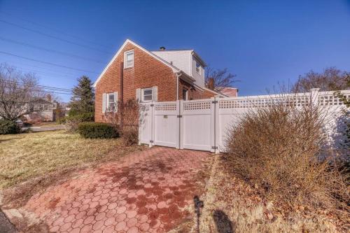 Family Home near NY Beach - Private Workspace