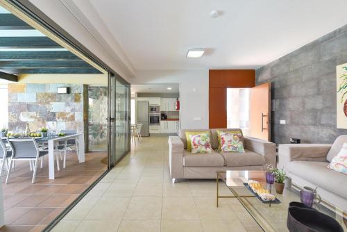 Two-Bedroom Villa image 10