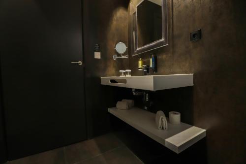 Standard Suite image 4