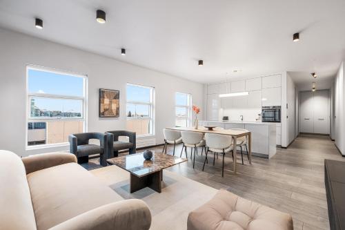 Harbour Lux 3BR & 2BA in the Heart of the City with Free Parking, Reykjavik