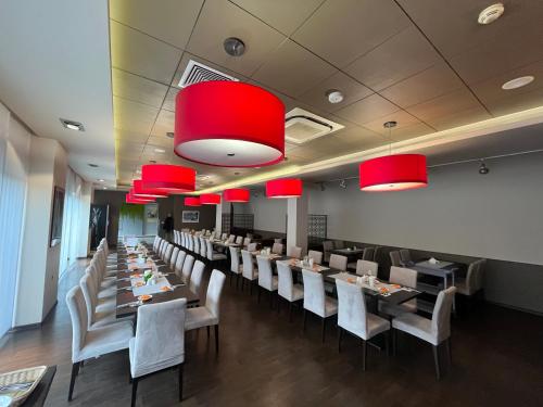 Iness Hotel - main image