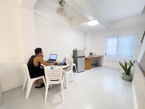 TRANSIT Donmueang Airport HOSTEL