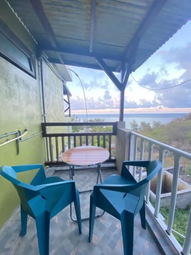 شرفة/ تراس, La Rosedepine chez Mariani chez l'habitant in Roche Bon Dieu