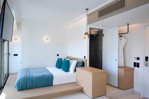 Twinn Downtown Piraeus, Santikos Collection Room Type - Large Double Room