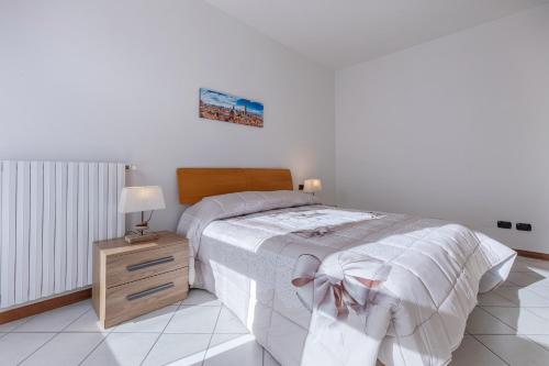  Bright & Airy Apartment near Zanolini Station in Bologna