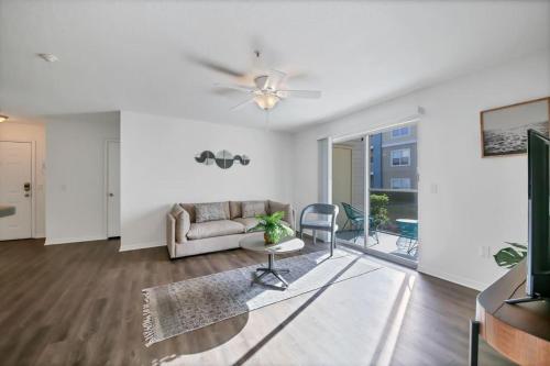 Viagem Spacious 2BR with Balcony Pool and Gym
