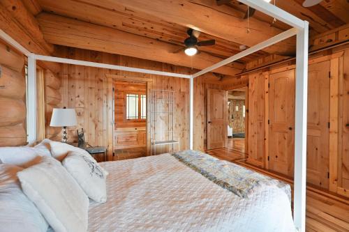 Osprey Lake Cabin home - image 11
