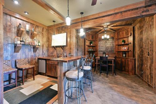 Osprey Lake Cabin home - image 4