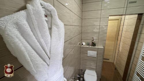 Deluxe Double Room image 9