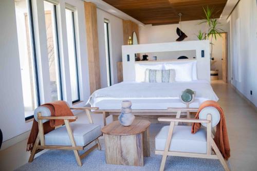Suite with Sea View image 4