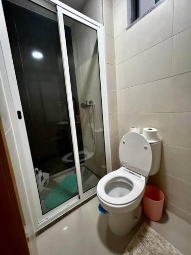 Modern Apartment in Praia Baixo - 1 min Walking to Beach photo 3